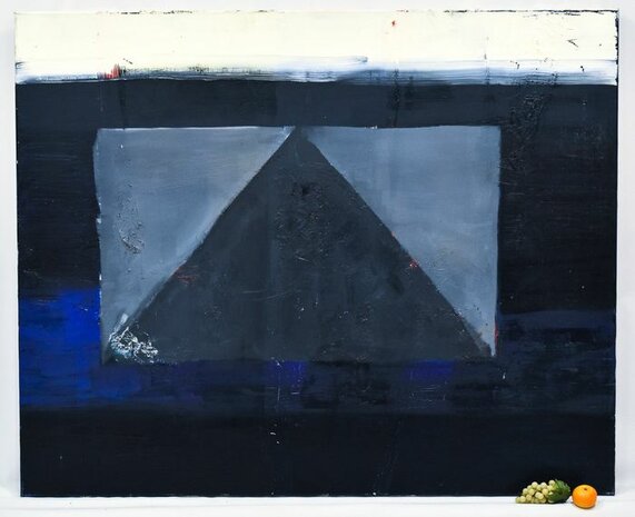 Peter Seijen - Grijze driehoek  - Acryl op doek - 135 x 160 x 5